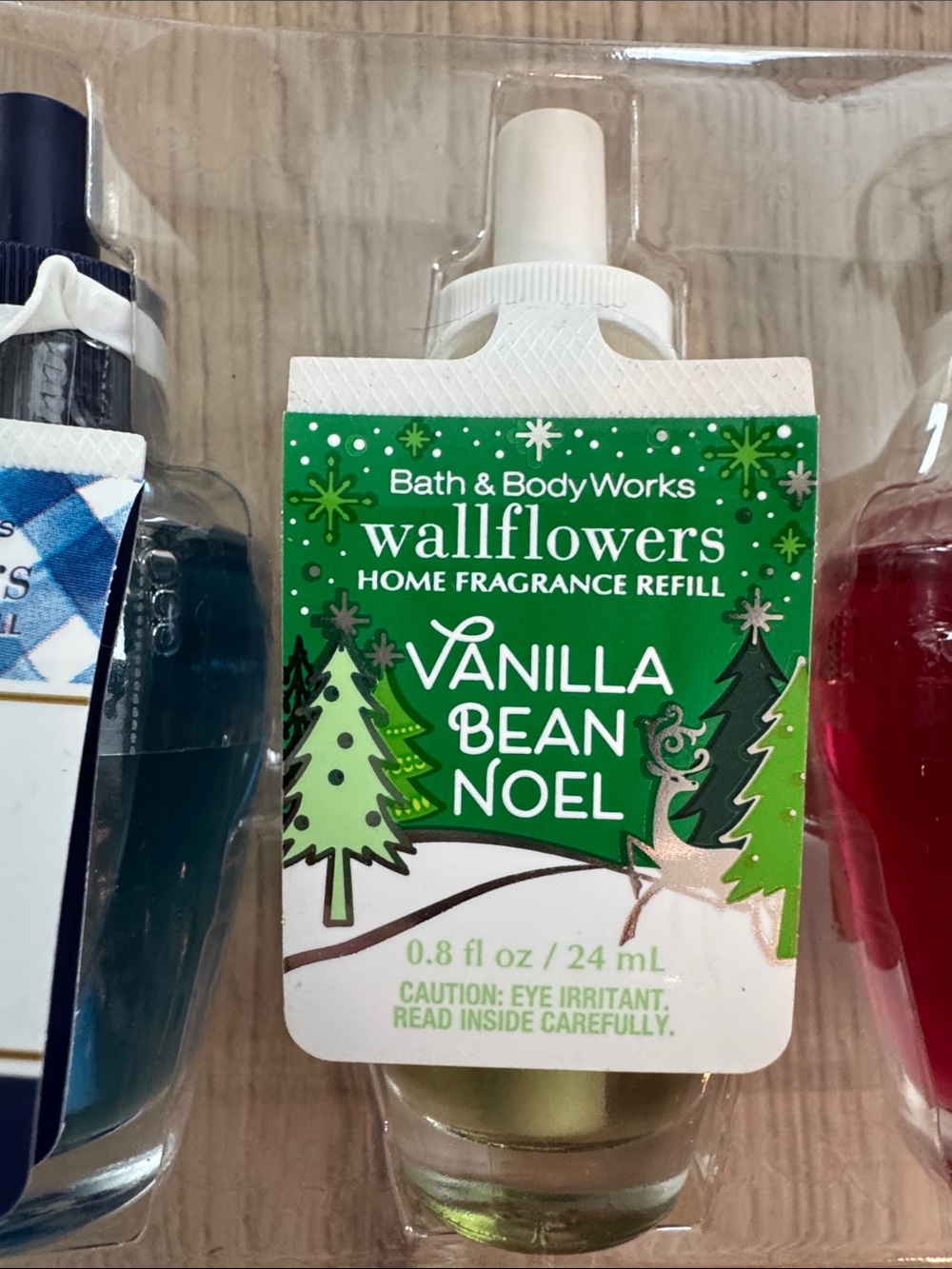 Bath & Body Works Holiday Wallflower Bundle - Gingham, Vanilla Bean, Candy Apple - Picture 3 of 4